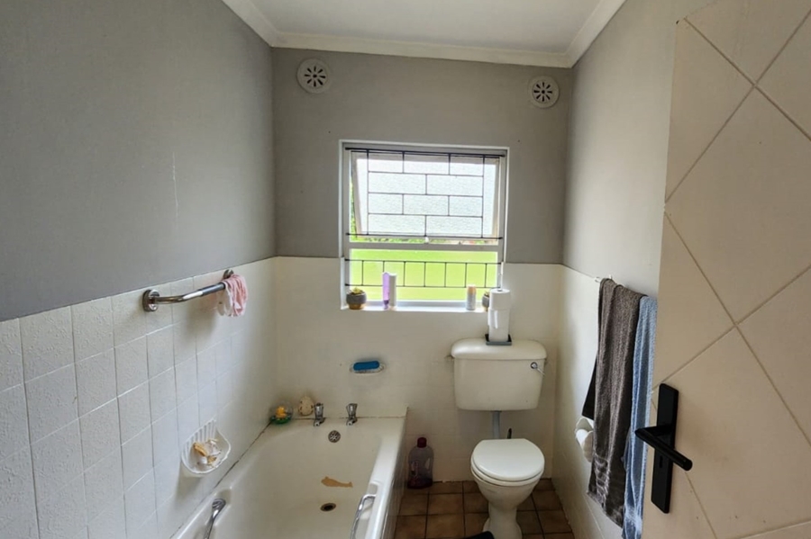 To Let 3 Bedroom Property for Rent in Wellway Park East Western Cape